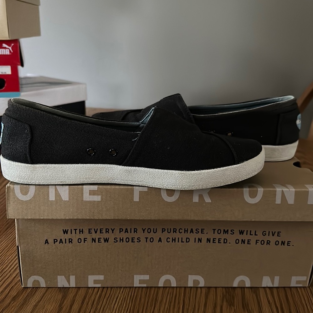 Toms canvas shoe